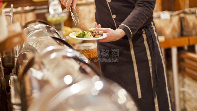 中央厨房食材配送，如何确保食品安全与规范？**
