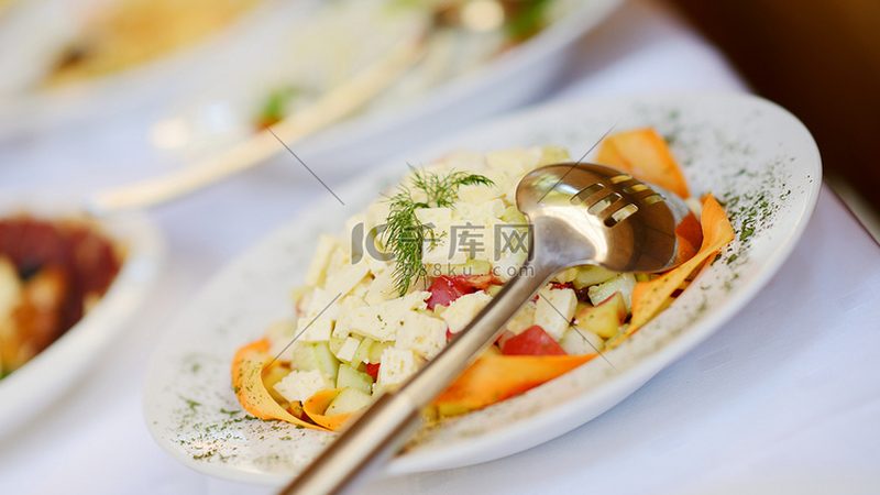 食品代加工：起订量500公斤，揭秘其背后的行业逻辑